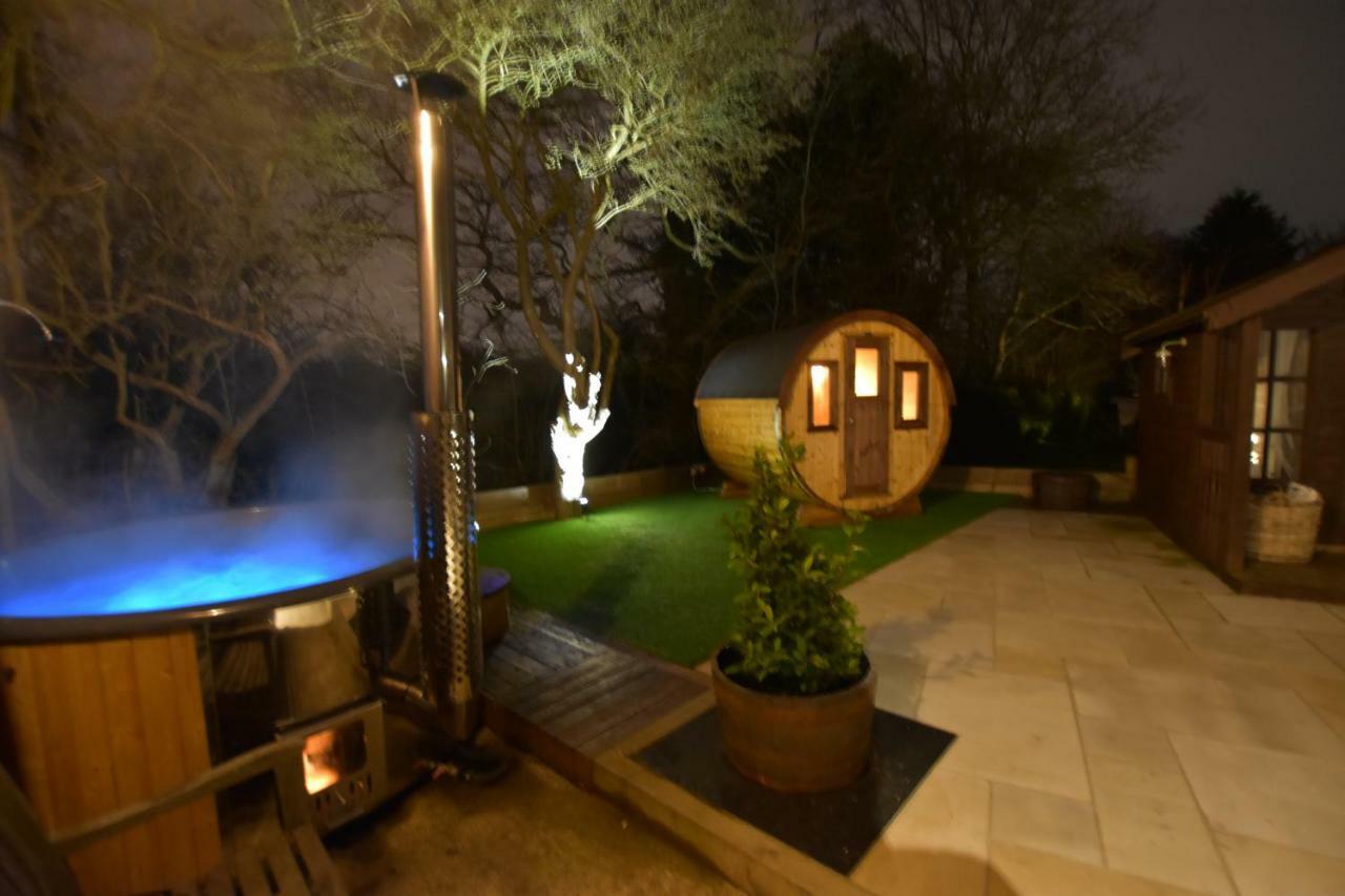 Oak Tree Stables Cottage Birmingham Esterno foto